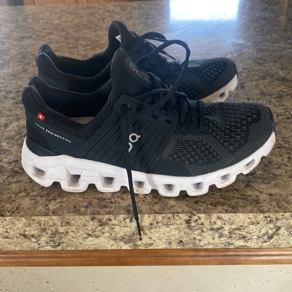 Cloud running shoes like new